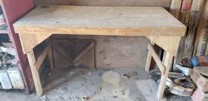 lot 9283 image: Wood work Bench 62x28x37 inches