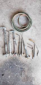 lot 9292 image: Weldingcutting torches & hose with tool box