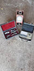 lot 9298 image: Solid State Volt meter, Mobil Start-O-Scope, reamer kit