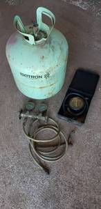 lot 9299 image: Fuel pump pressure gauge, Full isotron 22 tank, double pressure gauge