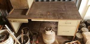 lot 9315 image: Metal office desk with return no key - other items not included