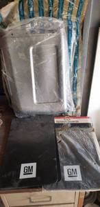 lot 9322 image: GM Parts - Door panels Splash guardsmud flaps