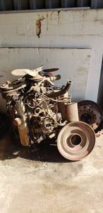 lot 9325 image: Ford 460 V8 motor & parts
