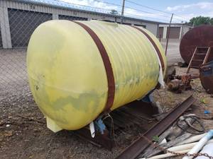 lot 2006 image: 500 Gallon Tank - No Lid