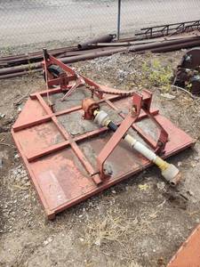 lot 2009 image: 3 point 5ft platform mower