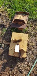 lot 2027 image: Case Rigger Pads