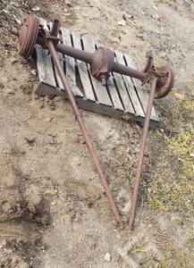 lot 2032 image: Antique Rear Axle section