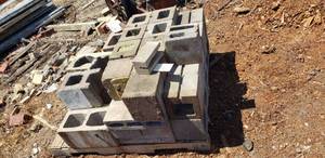 lot 2061 image: Pallet of Concrete Blocks