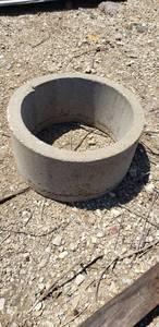 lot 2064 image: Concrete Ring