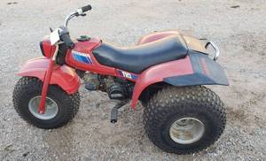 lot 1000 image: Honda 110 3-wheeler  Model ATC 110  Runs