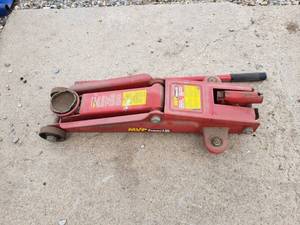 lot 1013 image: MVP SuperLift 5000 lbs. Hydraulic Jack