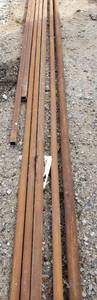 lot 1019 image: Chromoly Tubing (4 pcs. various lengths), 2 pcs. of 1 in. tubing and 1 pc. of 1 14 in. steel pipe
