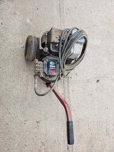 lot 1037 image: CAT Pump Model 2sfx30g with 5hp Briggs and Stratton