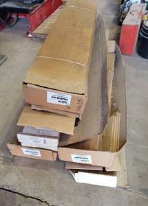 lot 1042 image: Blend of Flooring  Random Size Pieces