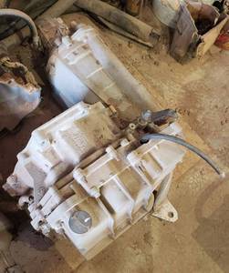 lot 1045 image: Cadillac Northstar 32 Valve V8 Transaxle