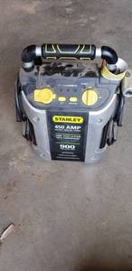lot 1074 image: Stanley 450 Amp Jump-Start system with compressor