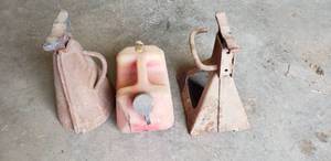 lot 1085 image: Jack Stands & Gas can