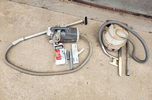 lot 1107 image: Vacuums