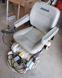 lot 1111 image: Hoveround Power Wheelchair MPV5  Will need a new battery