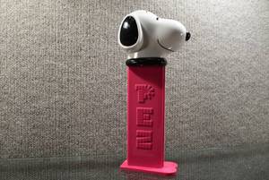 lot 2076 image: Giant Snoopy Musical Pez Dispenser  12 Tall  Needs Batteries -WILL SHIP