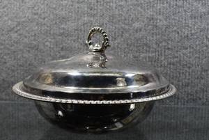 lot 2084 image: WM Rogers Silverplated Bowl with Lid #862 -WILL SHIP
