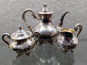 lot 2091 image: Lot of 3 Reed & Barton Silveplated Pieces  #5600 Regent Teapot, Cream Pitcher, & Sugar Bowl with Lid  -WILL SHIP