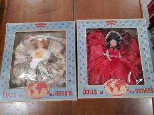 lot 2115 image: Lot of 2 Vintage Dolls of All Nations  Debutante & Spanish Girl  NIB -WILL SHIP
