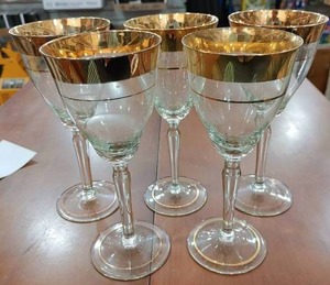 lot 2132 image: Lot of 5 Vintage Gold Trim Wine Glasses  8 Tall  -WILL SHIP