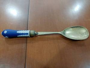 lot 2138 image: Vintage Wedgewood Jasper Ware Spoon  10 34 Long  -WILL SHIP