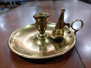 lot 2144 image: Virginia Metalcrafters Colonial Williamsburg Restoration Brass Candle Holder with Candle Snuffer  6 Wide -WILL SHIP
