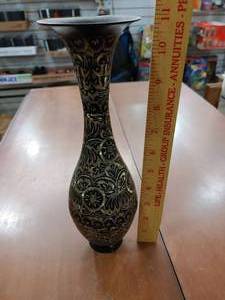 lot 2157 image: Brass Gold Etched Black Metal Floral Vase Ornate Feather Design  11 Tall  -WILL SHIP