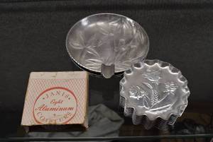 lot 2178 image: Lot of 16 Aluminum CoastersAshtrays  Includes an Everlast B11 Ashtray -WILL SHIP