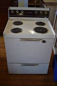 lot 2217 image: Hotpoint Electric Stove  WORKS  30W x 26D x 44.5H -LOCAL PICKUP ONLY