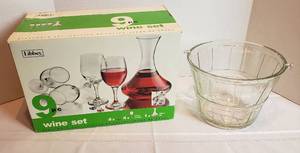 lot 2007 image: Libbey 9-PC Wine Set and Basket Style Glass Ice Bucket