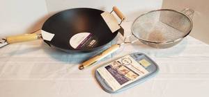 lot 2048 image: 13.75 in. Non-stick Wok, Large Strainer and Small Kitchen Cutting Board