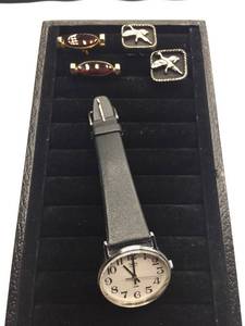 lot 1034 image: Timex Watch & 2 Pair Cufflinks