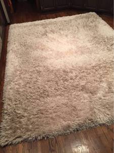 lot 1215 image: Broyhill Luxury Alabaster Shag Rug 7ft 10in x 10 ft