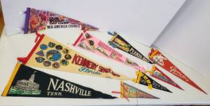 lot 1228 image: Vintage Felt Collector Pennants  Various Locations and Sizes (12 - 30 in.)