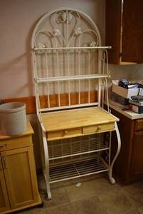 lot 2033 image: Bakers Rack White & Oak 77Tx31X20
