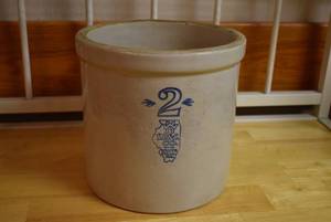 lot 2036 image: 2 Gallon White Hall Crock