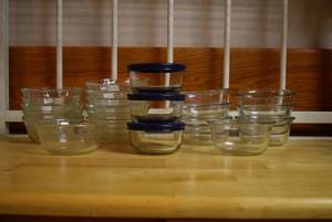 lot 2059 image: Lot of Pyrex Bowls & Anchor Hocking Ramekins