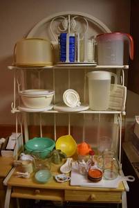 lot 2065 image: Lot of Kitchenware -Tuppeweare, Evenflo Pitcher, Mixing Bowls, Measuring Cups, Strainers, & Containers