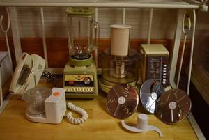 lot 2068 image: Lot of Vintage Kitchen Appliances - Oster Blender, GE Mixer, Food Processor