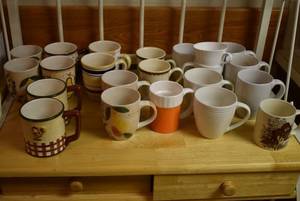 lot 2090 image: Lot of 20 Coffee Mugs