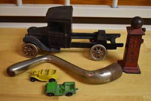 lot 2072 image: Lot of Vintage Metal Car Toy Items -Cast Truck, Tootsie Toy Vehicles, & Gas Pump