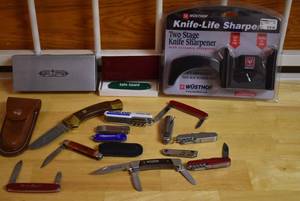 lot 2073 image: Lot of Pocketknives -Boker, Buck 703 & More