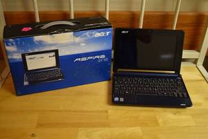 lot 2080 image: Acer Netbook Laptop -Intel Atom 1GB RAM