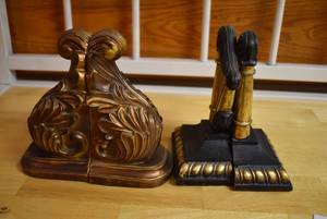 lot 2028 image: Pair of Cast Resin Bookends