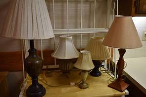 lot 2103 image: Lot of 5 Lamps, Table to Nightstand Size
