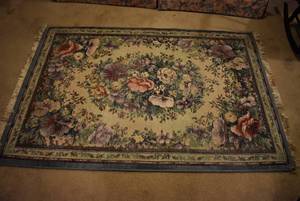 lot 2109 image: Area Rug - Approximately 6x4 Feet